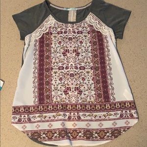 Maurices shirt size large